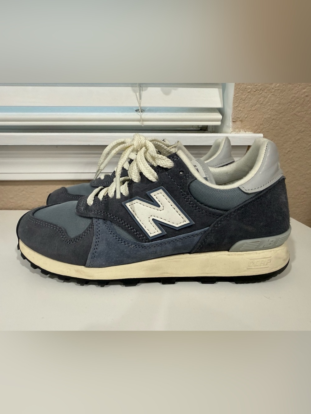 New Balance 475- Navy sneaker
